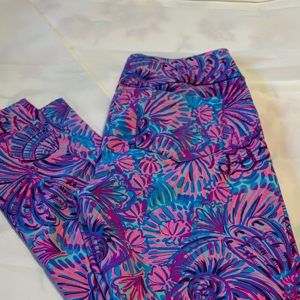 Lilly Pulitzer Pink and Blue Tropical Print Cropped Pants - Picture 3 of 5